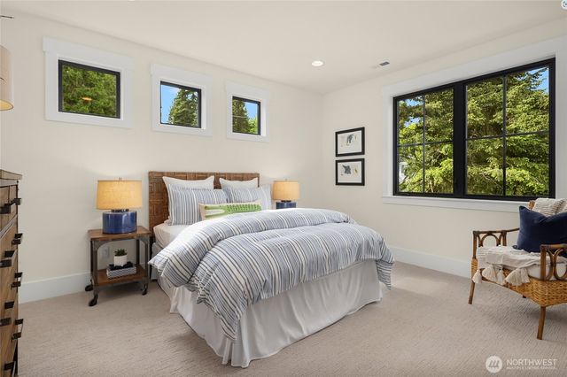 10415 SE 13th Street, Bellevue, WA 98004