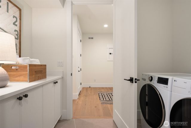 10415 SE 13th Street, Bellevue, WA 98004