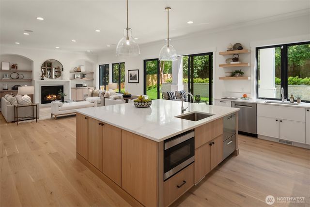 10415 SE 13th Street, Bellevue, WA 98004