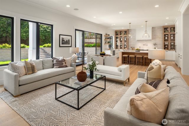 10415 SE 13th Street, Bellevue, WA 98004