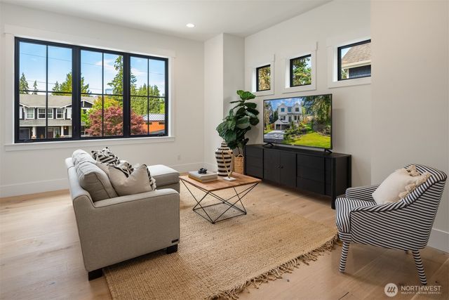 10415 SE 13th Street, Bellevue, WA 98004