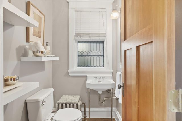 937 Hague Avenue, Saint Paul, MN 55104