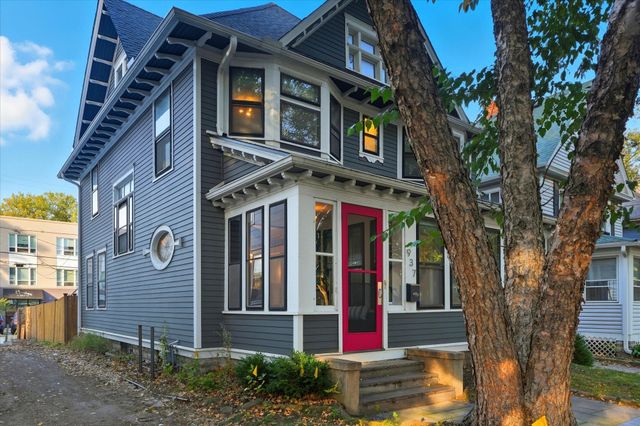 937 Hague Avenue, Saint Paul, MN 55104