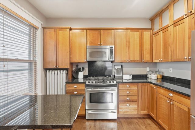 937 Hague Avenue, Saint Paul, MN 55104