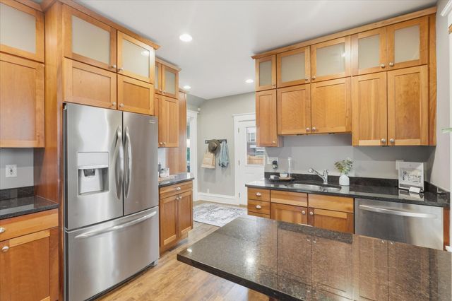 937 Hague Avenue, Saint Paul, MN 55104