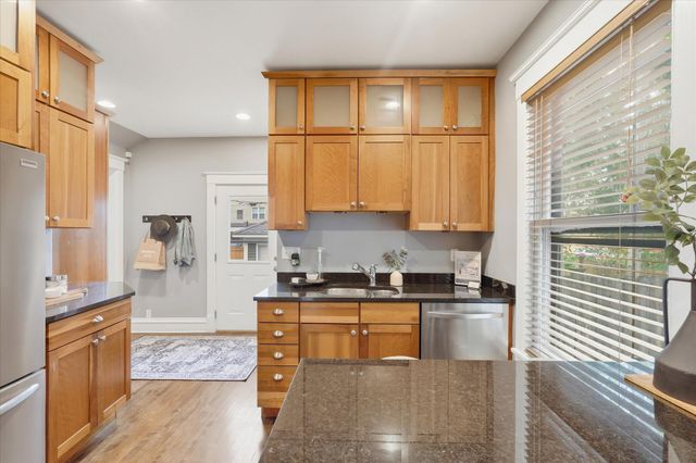 937 Hague Avenue, Saint Paul, MN 55104