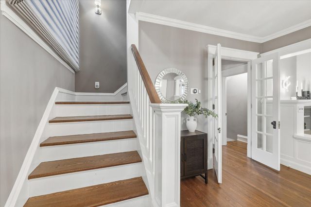 937 Hague Avenue, Saint Paul, MN 55104