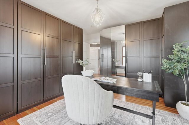 937 Hague Avenue, Saint Paul, MN 55104