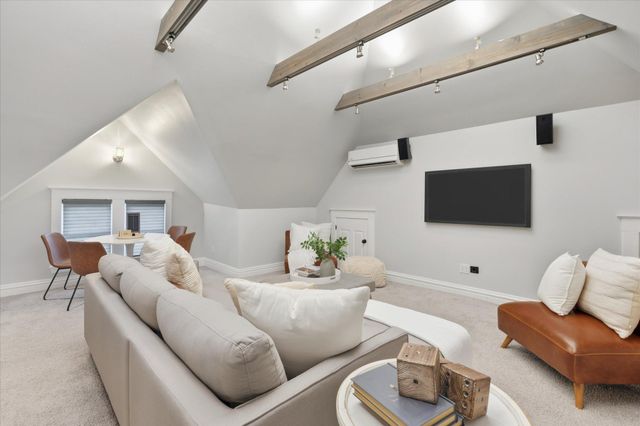 937 Hague Avenue, Saint Paul, MN 55104