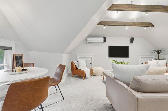 937 Hague Avenue, Saint Paul, MN 55104