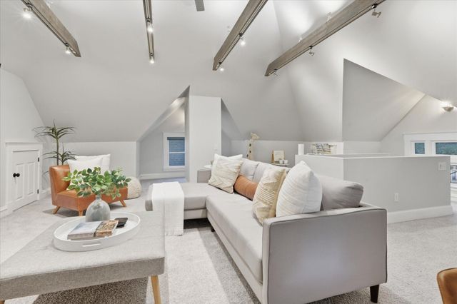 937 Hague Avenue, Saint Paul, MN 55104