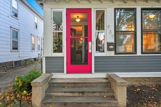 937 Hague Avenue, Saint Paul, MN 55104