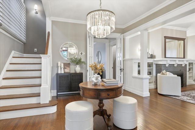 937 Hague Avenue, Saint Paul, MN 55104