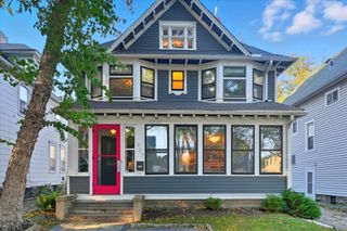 937 Hague Avenue, Saint Paul, MN 55104