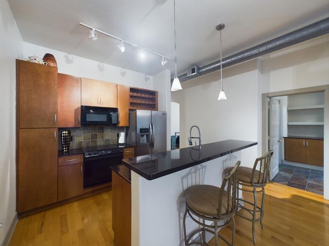 1901 Post Oak Boulevard 2215, Houston, TX 77056