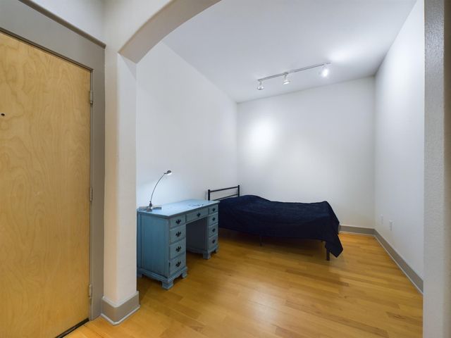 1901 Post Oak Boulevard 2215, Houston, TX 77056