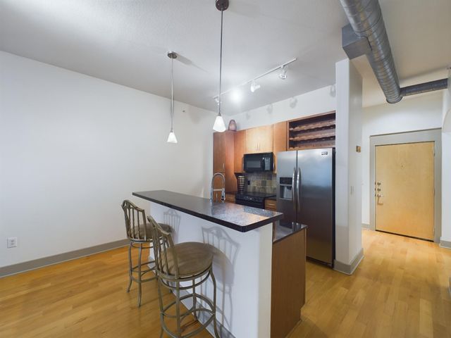 1901 Post Oak Boulevard 2215, Houston, TX 77056