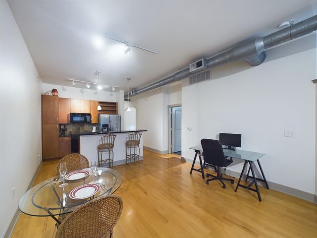 1901 Post Oak Boulevard 2215, Houston, TX 77056