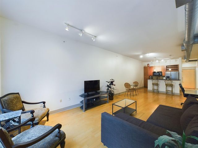 1901 Post Oak Boulevard 2215, Houston, TX 77056