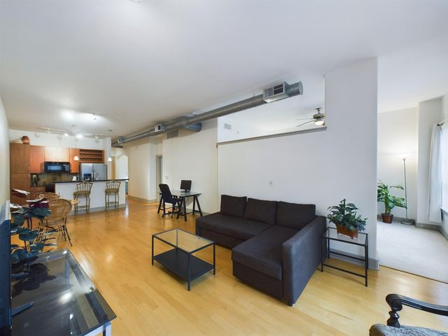 1901 Post Oak Boulevard 2215, Houston, TX 77056