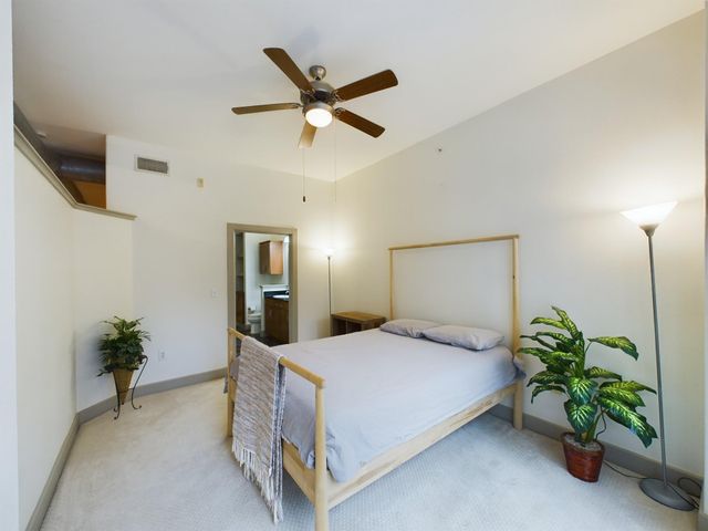 1901 Post Oak Boulevard 2215, Houston, TX 77056