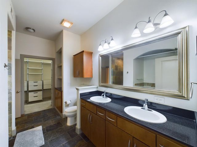 1901 Post Oak Boulevard 2215, Houston, TX 77056