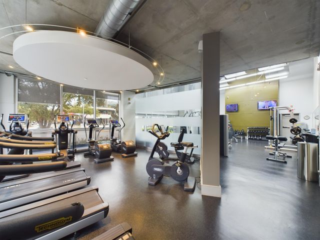 1901 Post Oak Boulevard 2215, Houston, TX 77056