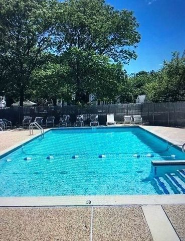 90 Quincy Shore Dr 117, Quincy, MA 02171