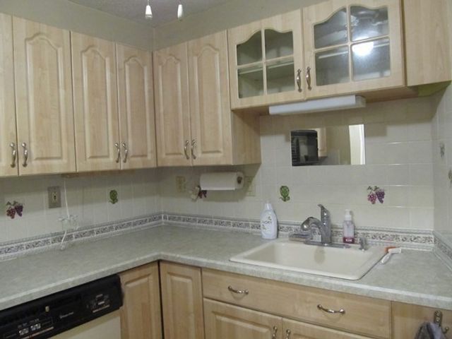 90 Quincy Shore Dr 117, Quincy, MA 02171