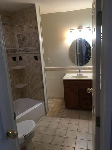 90 Quincy Shore Dr 117, Quincy, MA 02171