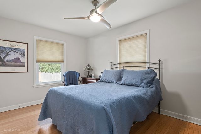 621 Oriole Avenue N, Park Ridge, IL 60068