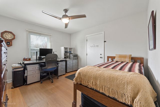 621 Oriole Avenue N, Park Ridge, IL 60068