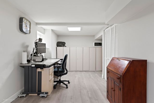 621 Oriole Avenue N, Park Ridge, IL 60068