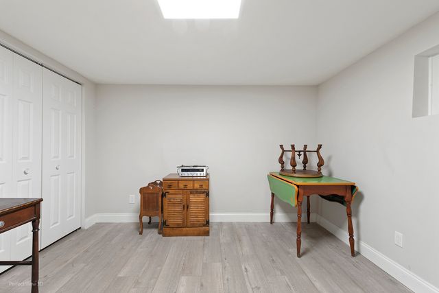 621 Oriole Avenue N, Park Ridge, IL 60068