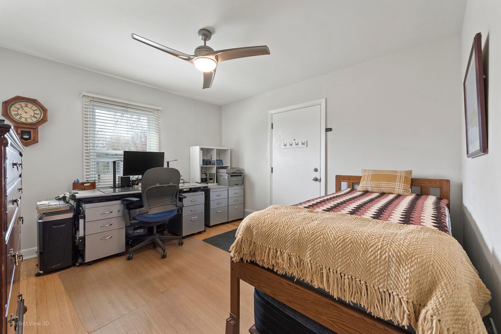 Image 15 of property listing at 621 Oriole Avenue N, Park Ridge, IL 60068