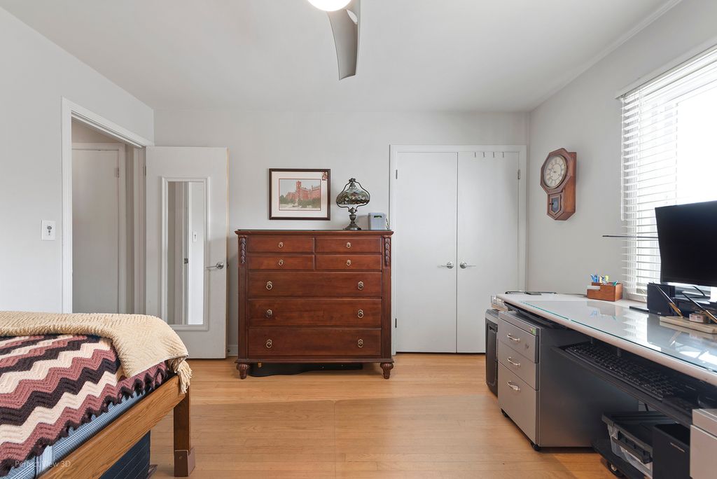 Image 16 of property listing at 621 Oriole Avenue N, Park Ridge, IL 60068