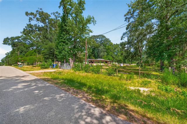 136 County Road 3708, Splendora, TX 77372