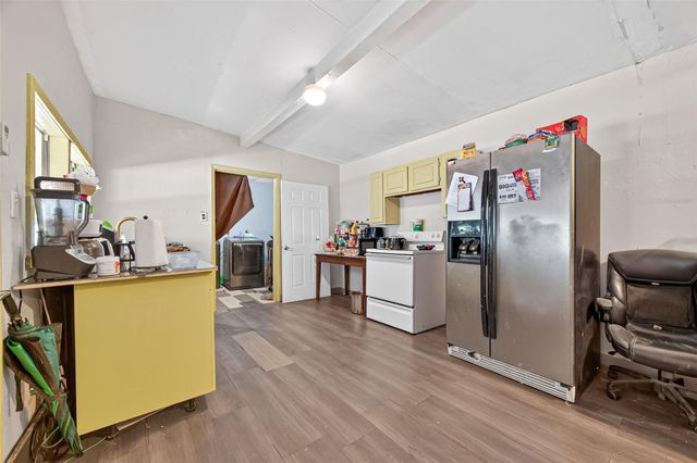136 County Road 3708, Splendora, TX 77372