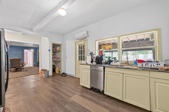 136 County Road 3708, Splendora, TX 77372