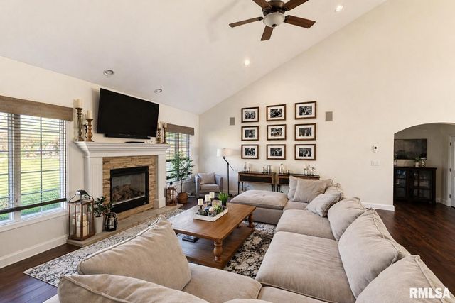 3511 W Upper Creek Court, Dunlap, IL 61525