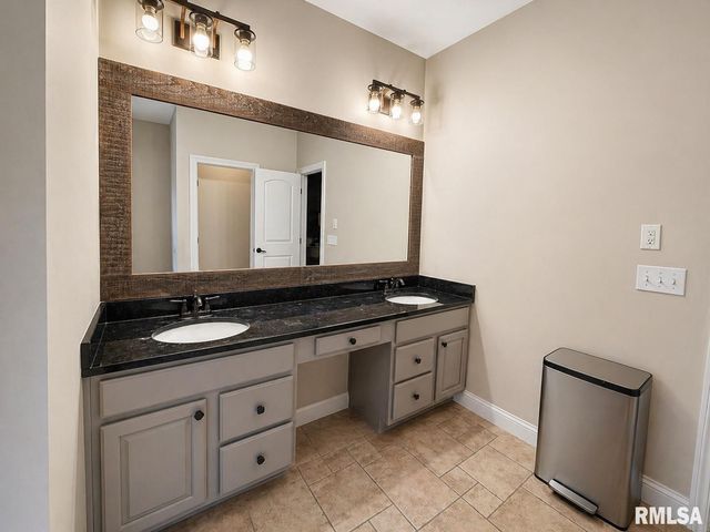 3511 W Upper Creek Court, Dunlap, IL 61525