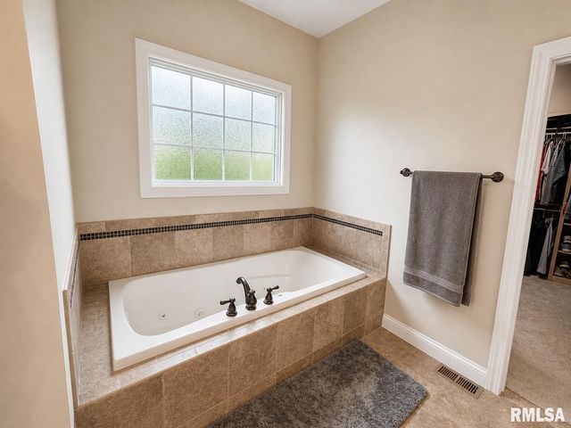 3511 W Upper Creek Court, Dunlap, IL 61525
