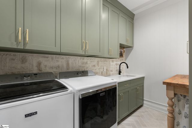 613 Aqua View Drive, Seneca, SC 29672