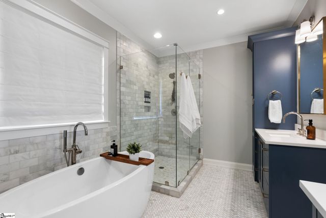 613 Aqua View Drive, Seneca, SC 29672