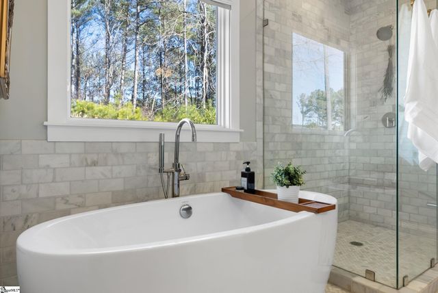 613 Aqua View Drive, Seneca, SC 29672