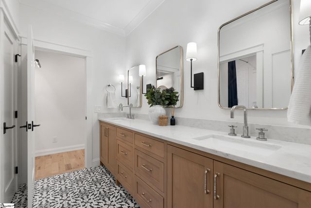 613 Aqua View Drive, Seneca, SC 29672