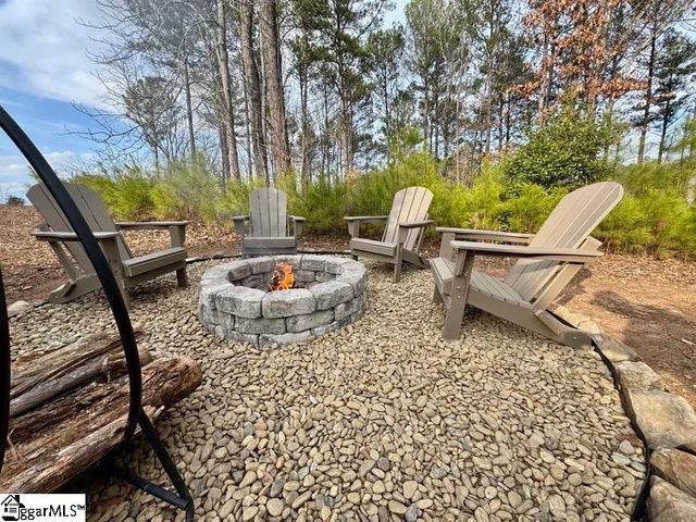 613 Aqua View Drive, Seneca, SC 29672