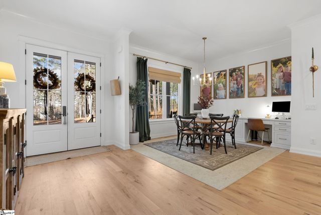 613 Aqua View Drive, Seneca, SC 29672