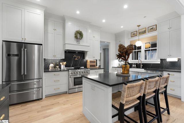 613 Aqua View Drive, Seneca, SC 29672