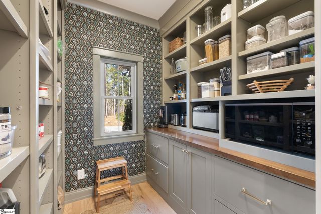 613 Aqua View Drive, Seneca, SC 29672